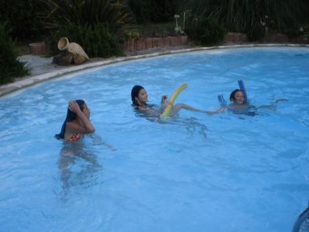 encOr nOuss dans la piscine_________
